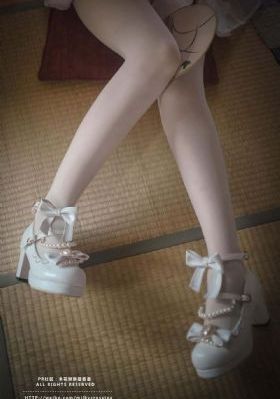 美女裸露无档图片-免费日韩未删减完整版